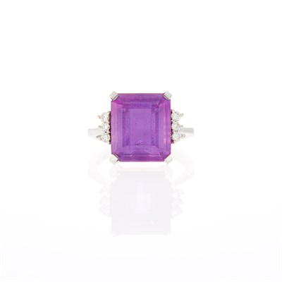 Lot 47 - White Gold, Amethyst and Diamond Ring