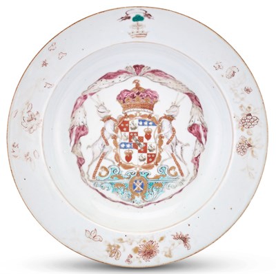 Lot 1030 - A Chinese Export Porcelain Armorial Plate 18th...