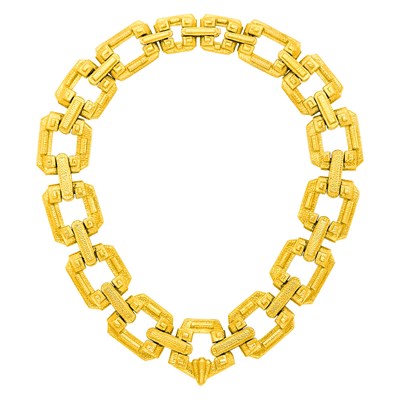 Lot 69 - David Webb Hammered Gold Link Necklace