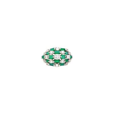 Lot 149 - Oscar Heyman Brothers Platinum, Emerald and Diamond Ring