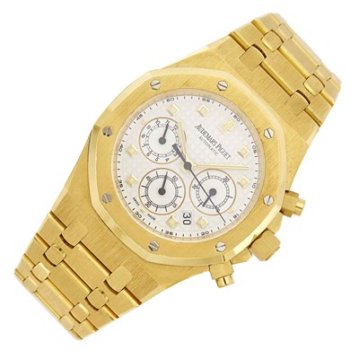 Lot 82 - Audemars Piguet Gentleman's Gold 'Royal Oak' Chronograph Wristwatch
