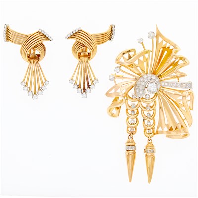 Lot 1106 - Gold, Platinum and Diamond Pendant-Brooch and Pair of Wire Spray Earclips