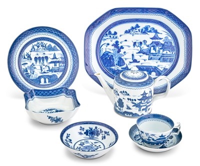 Lot 240 - Mottahedeh Porcelain Blue Canton Pattern Table...