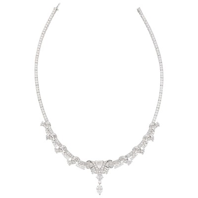 Lot 248 - Raymond Yard Platinum and Diamond Necklace