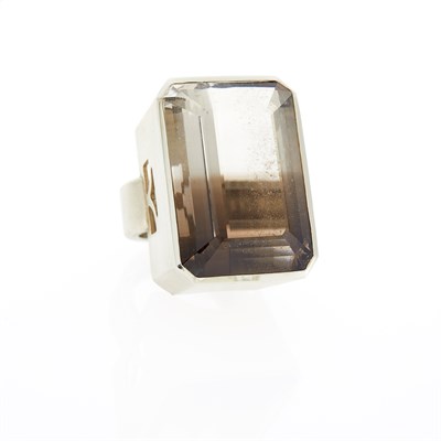 Lot 1187 - White Gold and Bicolor Quartz Ring