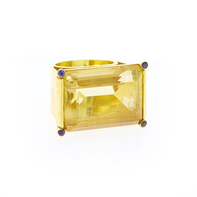Lot 1032 - Gold, Yellow Quartz and Iolite Ring