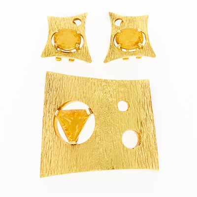 Lot 1171 - Gold and Citrine Brooch and Pair of Earclips
