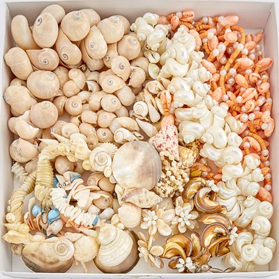 Lot 287 - Group of Oversized Shell Necklaces