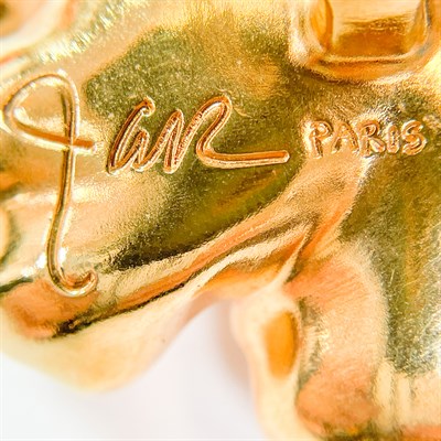 Lot 174 - JAR Paris Pair of Gilt-Aluminum 'Geranium' Earclips