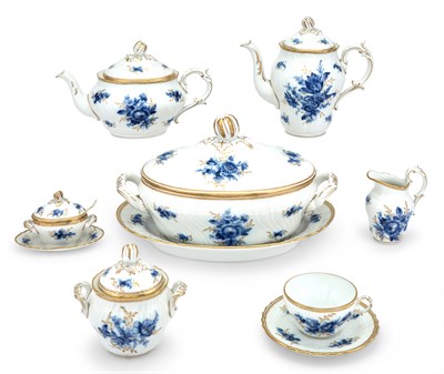 Lot 182 - Ginori Santa Margherita Pattern Porcelain...