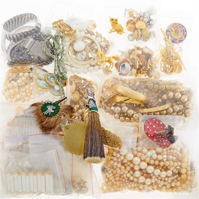 Lot 1279 - Group of Costume Jewelry and Fragments