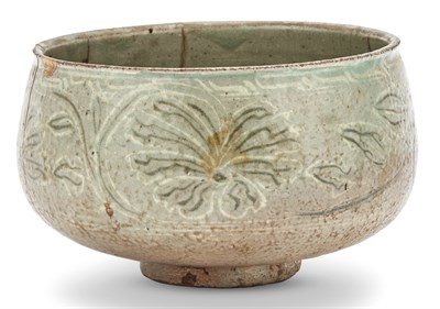 Lot 394 - A Large Korean Slip-Inlaid Celadon Stoneware...