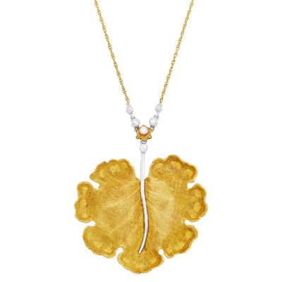 Lot 32 - Federico Buccellati Two-Color Gold and Diamond Leaf Pendant-Necklace