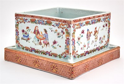Lot 170 - A Chinese Enameled Porcelain Box Qing Dynasty...