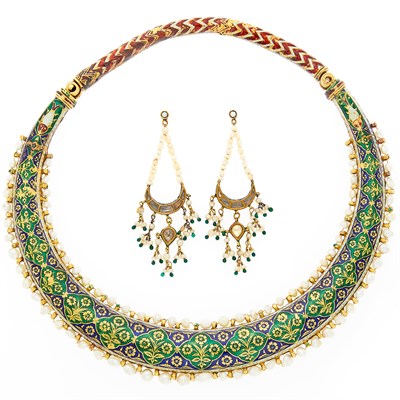 Lot 1297 - Indian Gold, Jaipur Enamel, Foil-Backed White Sapphire and Freshwater Pearl Collar Necklace and Pair of Pendant-Earrings