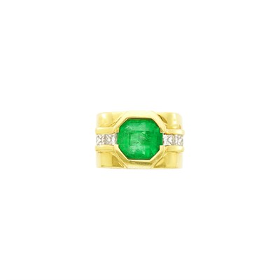 Lot 20 - Gentleman's Gold, Emerald and Diamond Ring
