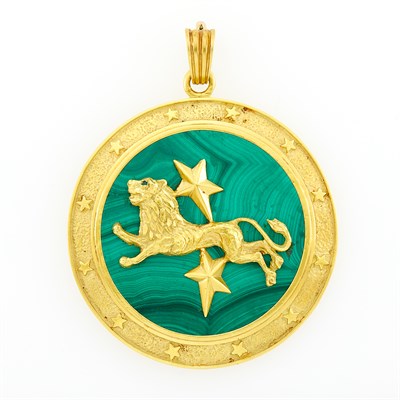 Lot 1016 - Gold and Malachite 'Leo' Pendant