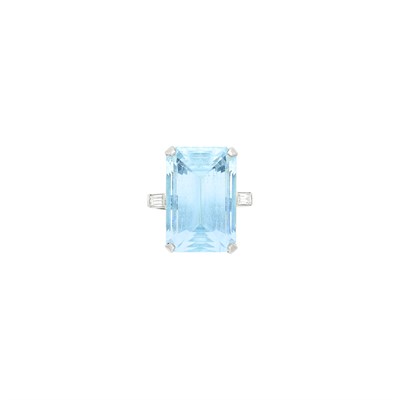 Lot 123 - Platinum, Aquarmarine and Diamond Ring