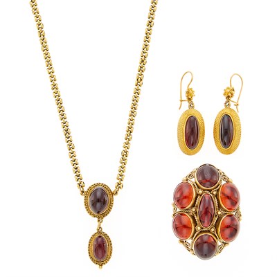 Lot 1215 - Gold and Cabochon Garnet Pendant-Necklace, Ring and Pair of Pendant-Earrings