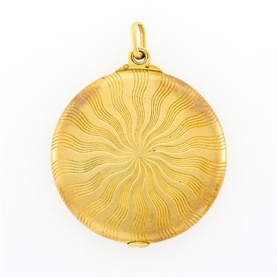 Lot 1182 - Gold Mirror Pendant