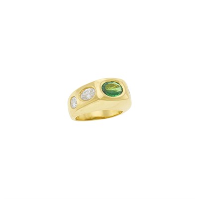 Lot 130 - Gold, Green Garnet and Diamond Gypsy Ring