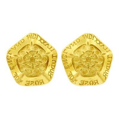 Lot 163 - Elizabeth Gage Pair of Gold 'Tudor Rose of England' Earclips