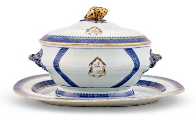 Lot 125 - Chinese Export Porcelain Tureen and Matching Oval Platter
