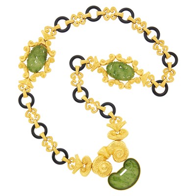 Lot 173 - Hammered Gold, Carved Nephrite and Black Onyx Necklace