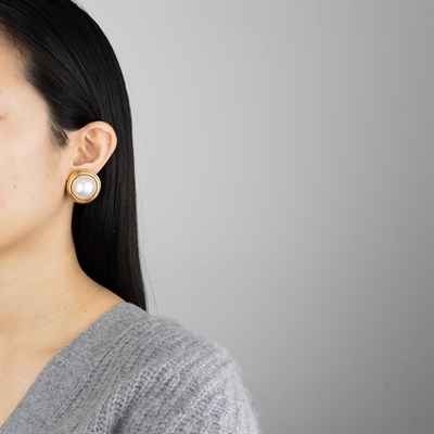 Lot 47 - David Webb Pair of Gold and Mabé Pearl Earclips