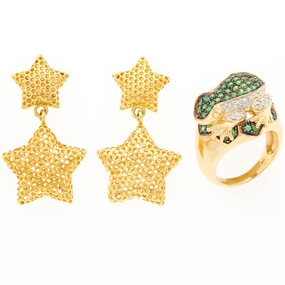 Lot 1092 - Tricolor Gold, Green Garnet and Diamond Frog Ring and Pair of Gold Star Pendant-Earrings