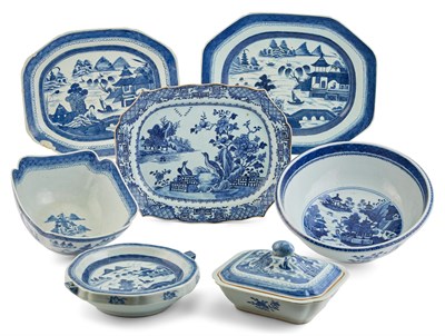 Lot 150 - Seven Chinese Export Porcelain Blue and White Serving Pieces