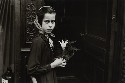 Lot 94 - LEVITT, HELEN (1913-2009) N.Y. ca. 1940 [New...