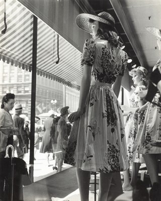 Lot 59 - FEININGER, ANDREAS (1906-1999) Chicago, window...