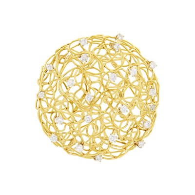 Lot 16 - Spritzer & Fuhrmann Gold and Diamond Wire Bombé Clip-Brooch