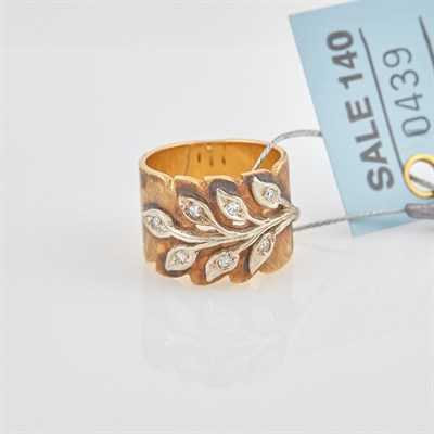 Lot 439 - Diamond Ring, 7 diamonds, 14K 8 dwt.