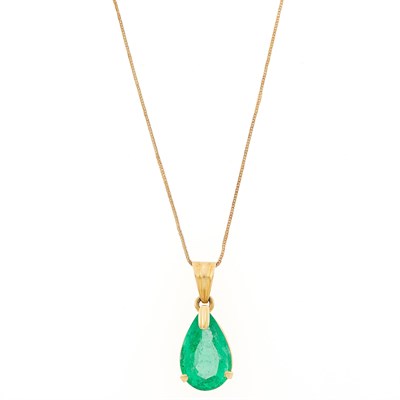 Lot 2255 - Gold and Emerald Pendant with Chain Necklace