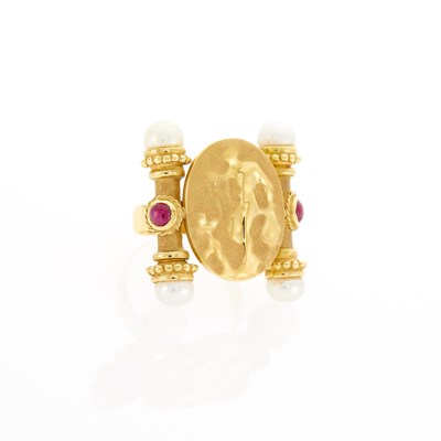 Lot 2269 - Tagliamonte Gold, Freshwater Pearl and Cabochon Ruby Ring