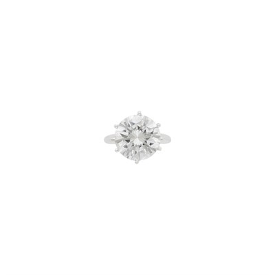 Lot 99 - Diamond Ring