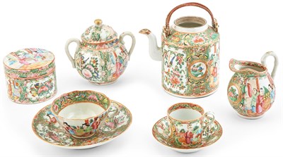 Lot 165 - Assembled Chinese Export Rose Medallion...