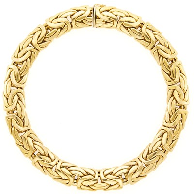 Lot 2029 - Gold Necklace