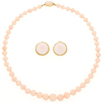 Lot 2297 - Angel Skin Coral Bead Necklace with Gold Clasp and Pair of Earclips
