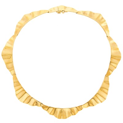 Lot 1105 - Gold Necklace