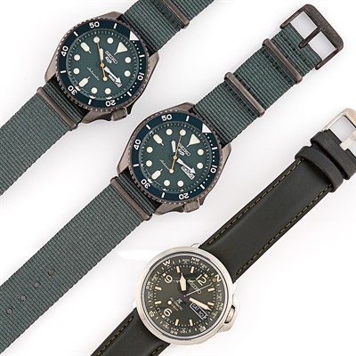 Lot 2355 - Seiko Group of Stainless Steel and Titanium Wristwatches