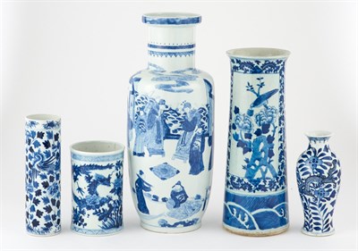 Lot 136 - Five Piece Group of Blue and White Chinese Porcelain