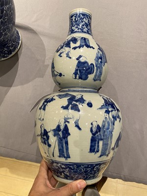 Lot 207 - Two Chinese Porcelain Vases