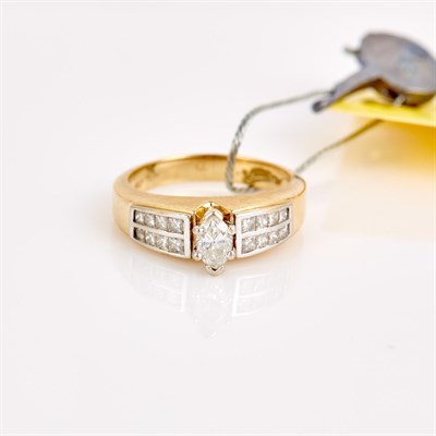 Lot 227 - Diamond Engagement Ring with 17 diamonds,...