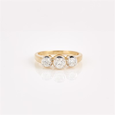 Lot 349 - Diamond Ring, 3 diamonds about 0.55 ct., 14K 2...