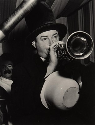 Lot 2095 - WEEGEE [=FELLIG, ARTHUR] (1899-1968) Horn...