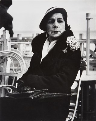 Lot 2076 - MODEL, LISETTE (1901-1983) Promenade des...