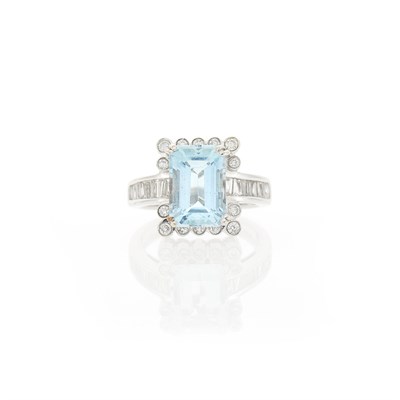 Lot 92 - White Gold, Aquamarine and Diamond Ring